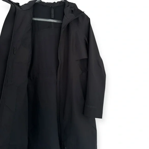 Lululemon • Rain Rebel Jacket
Black - Picture 8 of 16